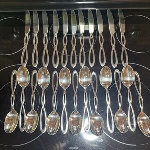 Cambridge Allusion Infinity 24 Pc Lot 11 Knives 13 Larger Spoons